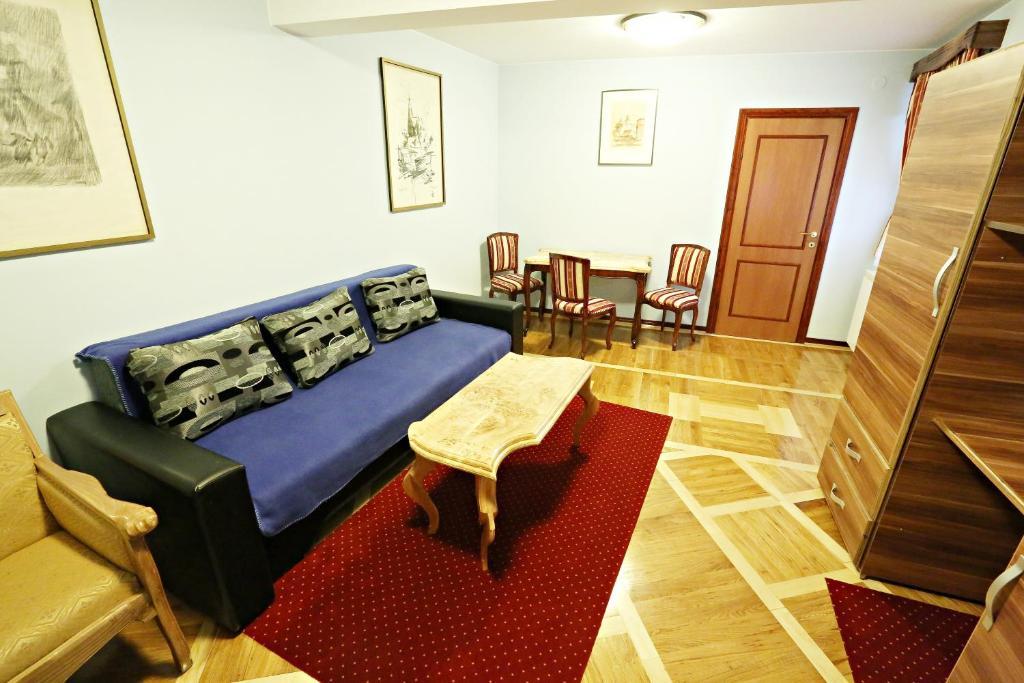 Apartments & Rooms Vienna Eszék Kültér fotó